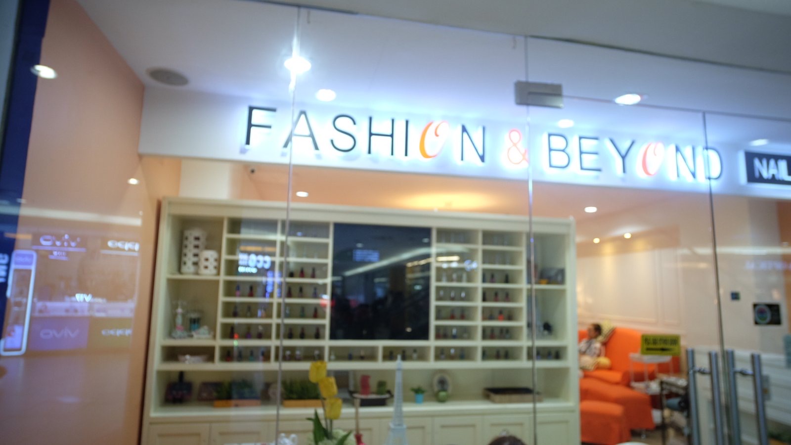 Fashion & Beyond Nails Spa - Araneta City